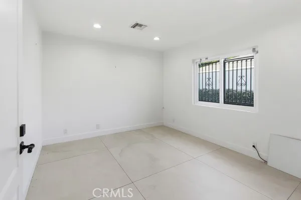 $8,950 | 5048 Hesperia Avenue, Encino, CA 91316