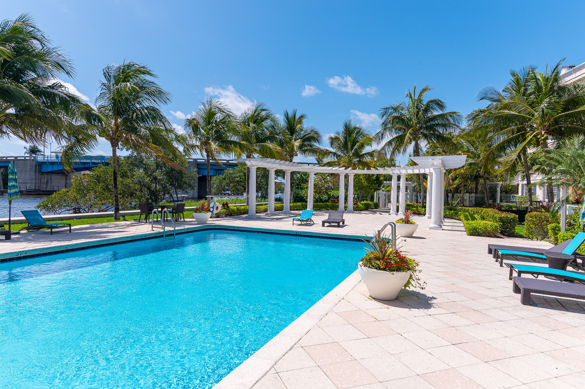 651 East Woolbright Road, Unit E 405 Boynton Beach, FL 33435 - Photo 5 of 19 photo-4