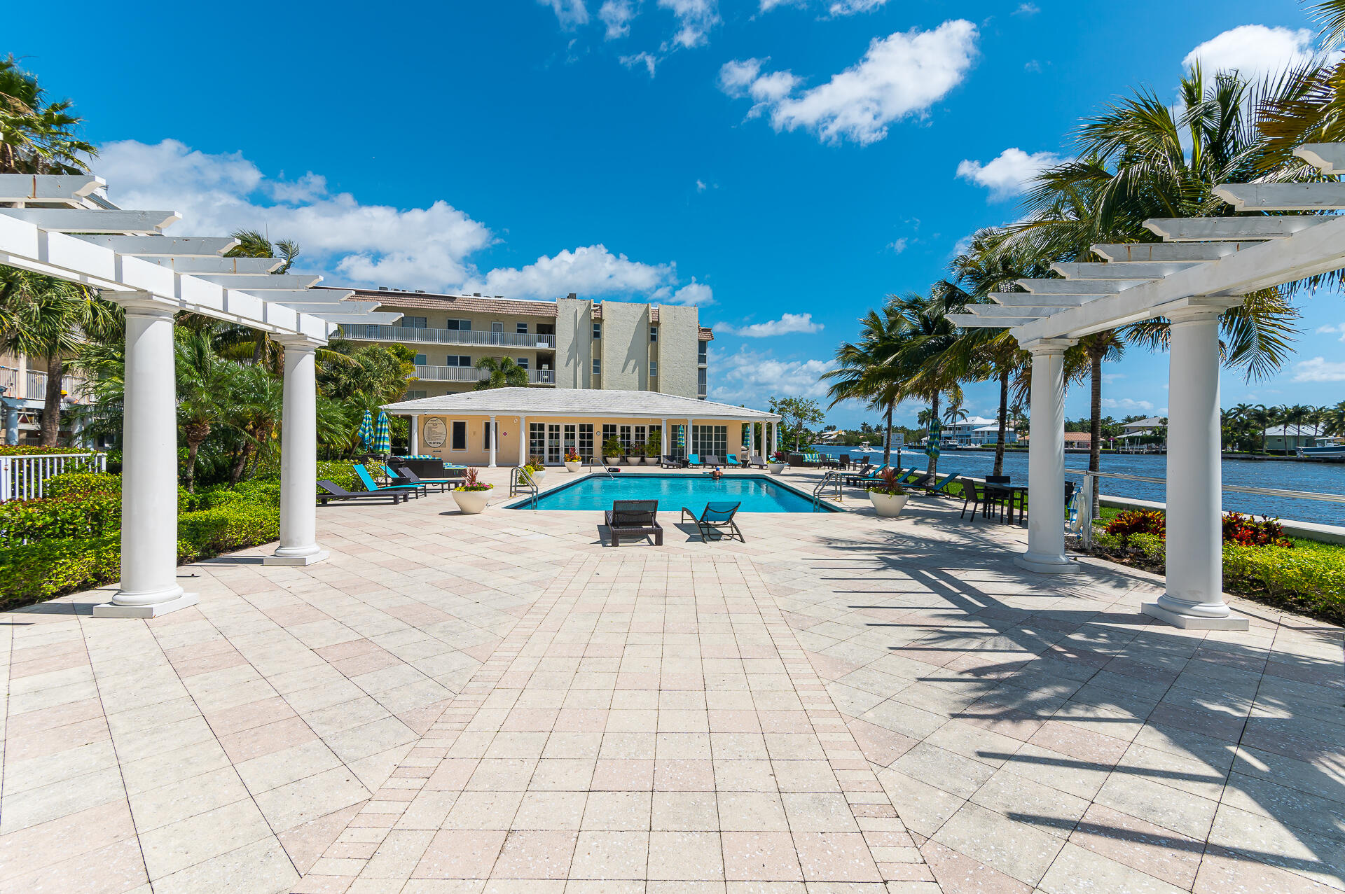 651 East Woolbright Road, Unit E 405 Boynton Beach, FL 33435 - Photo 6 of 19 photo-5