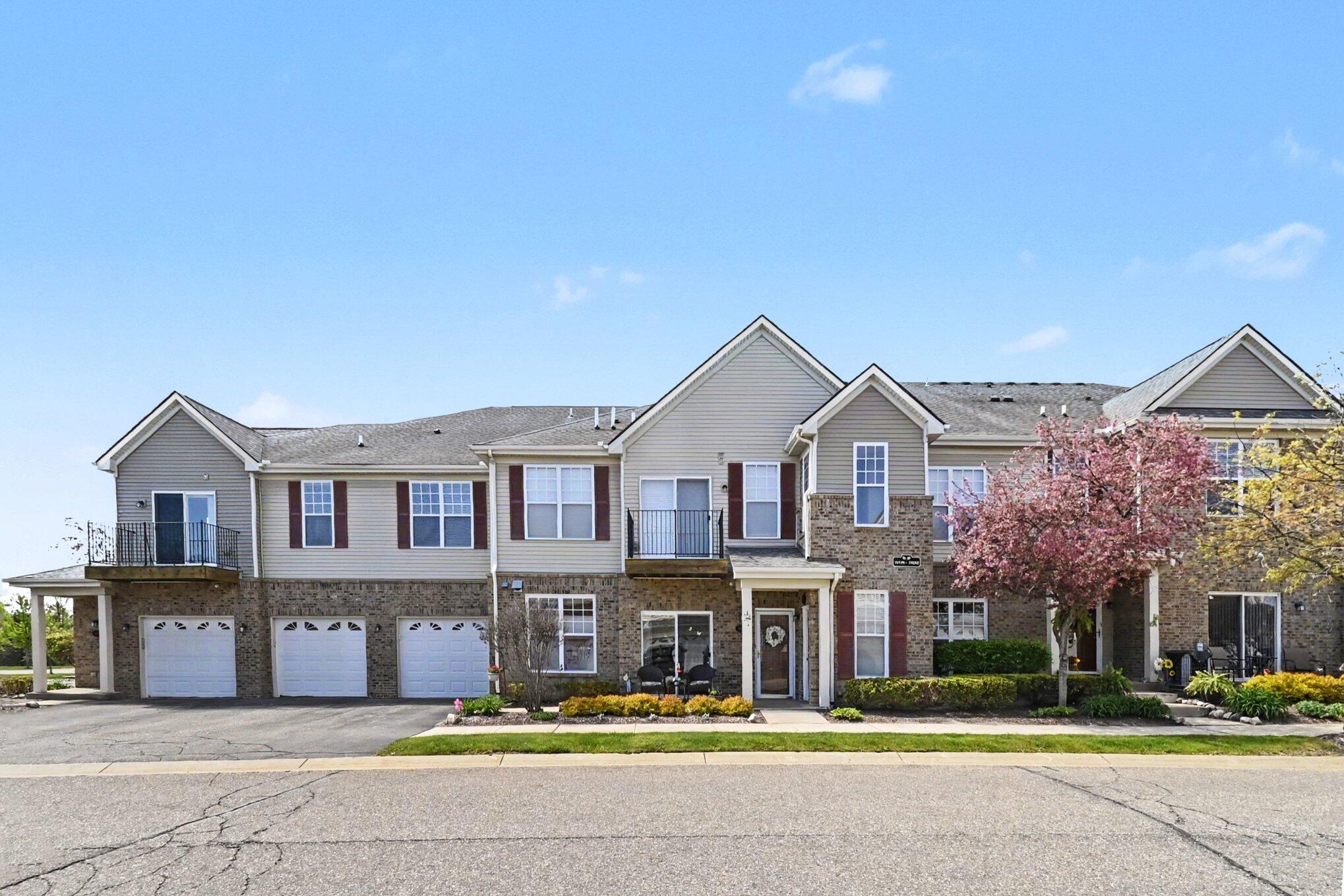 10122 Ridge Run Street Howell, MI 48855 - Photo 3 of 27 002_file_4388 - Copy