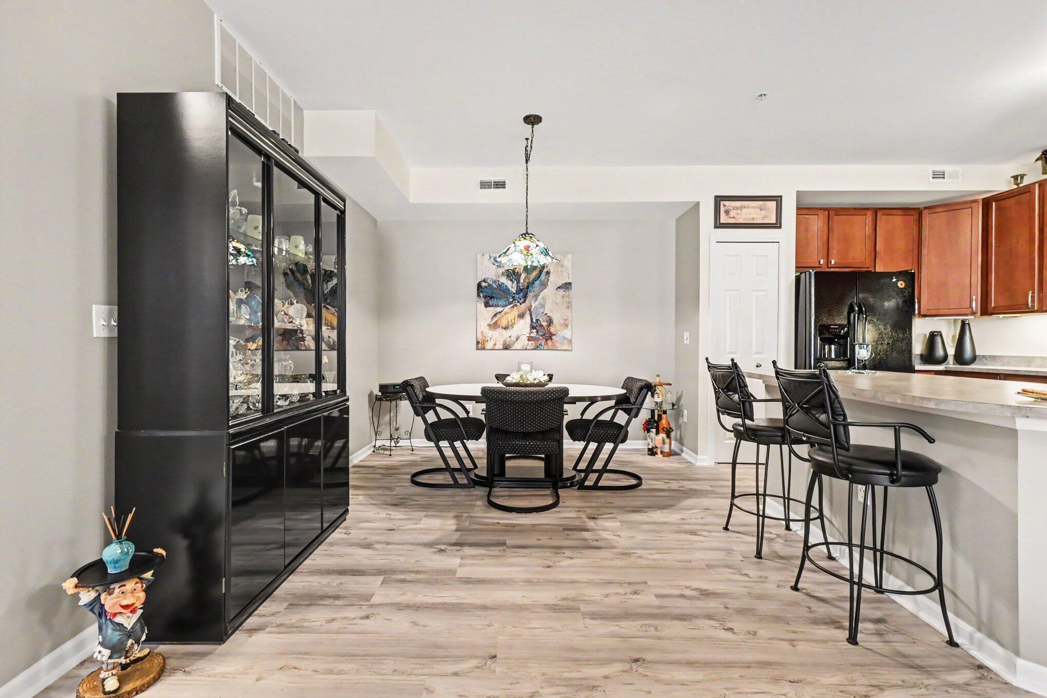 10122 Ridge Run Street Howell, MI 48855 - Photo 10 of 27 dining area