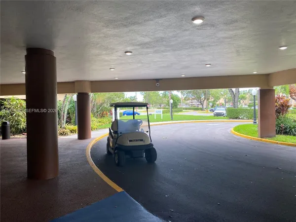 $80,000 | 9041 Sunrise Lakes Boulevard, Unit 303, Sunrise, FL 33322