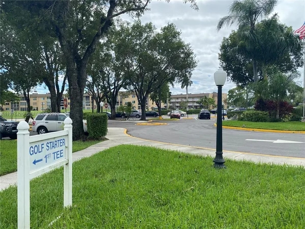 $80,000 | 9041 Sunrise Lakes Boulevard, Unit 303, Sunrise, FL 33322