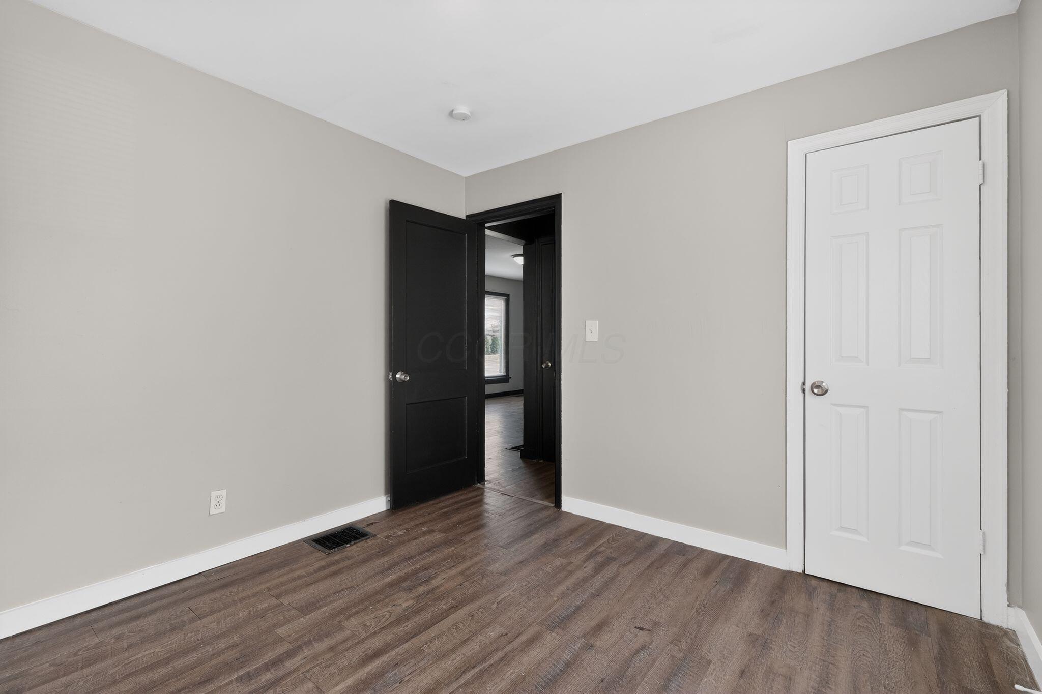 2899 McGuffey Road Columbus, OH 43224 - Photo 22 of 33 22_2899_McGuffey_Rd_Columbus_OH_43224-Be