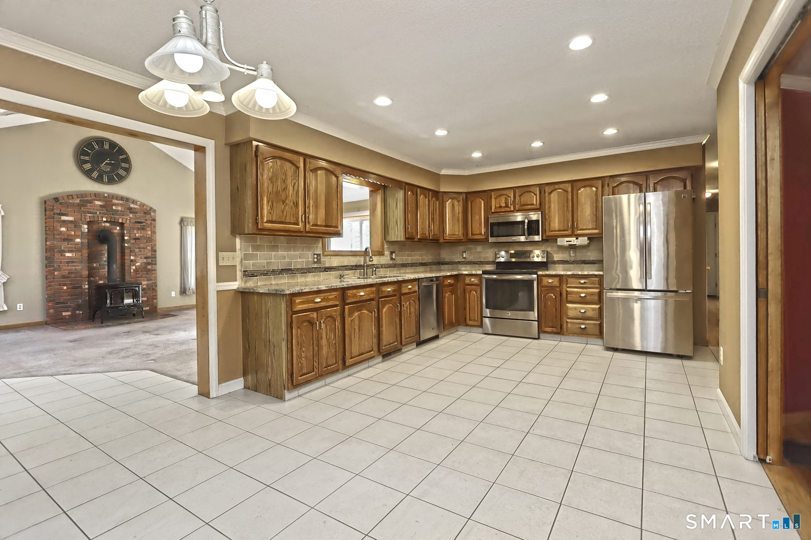 43 Squantuck Road Seymour, CT 06483 - Photo 11 of 35