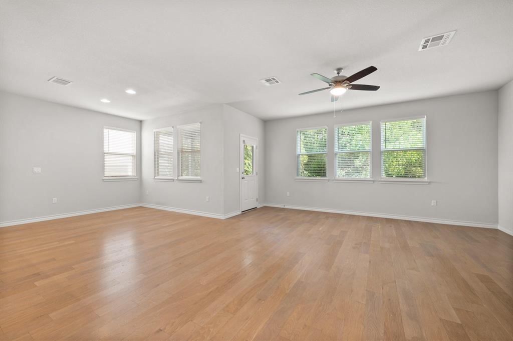 5107 Lemon Tree Path, Unit 127 Austin, TX 78723 - Photo 13 of 40 Gallery Image 13