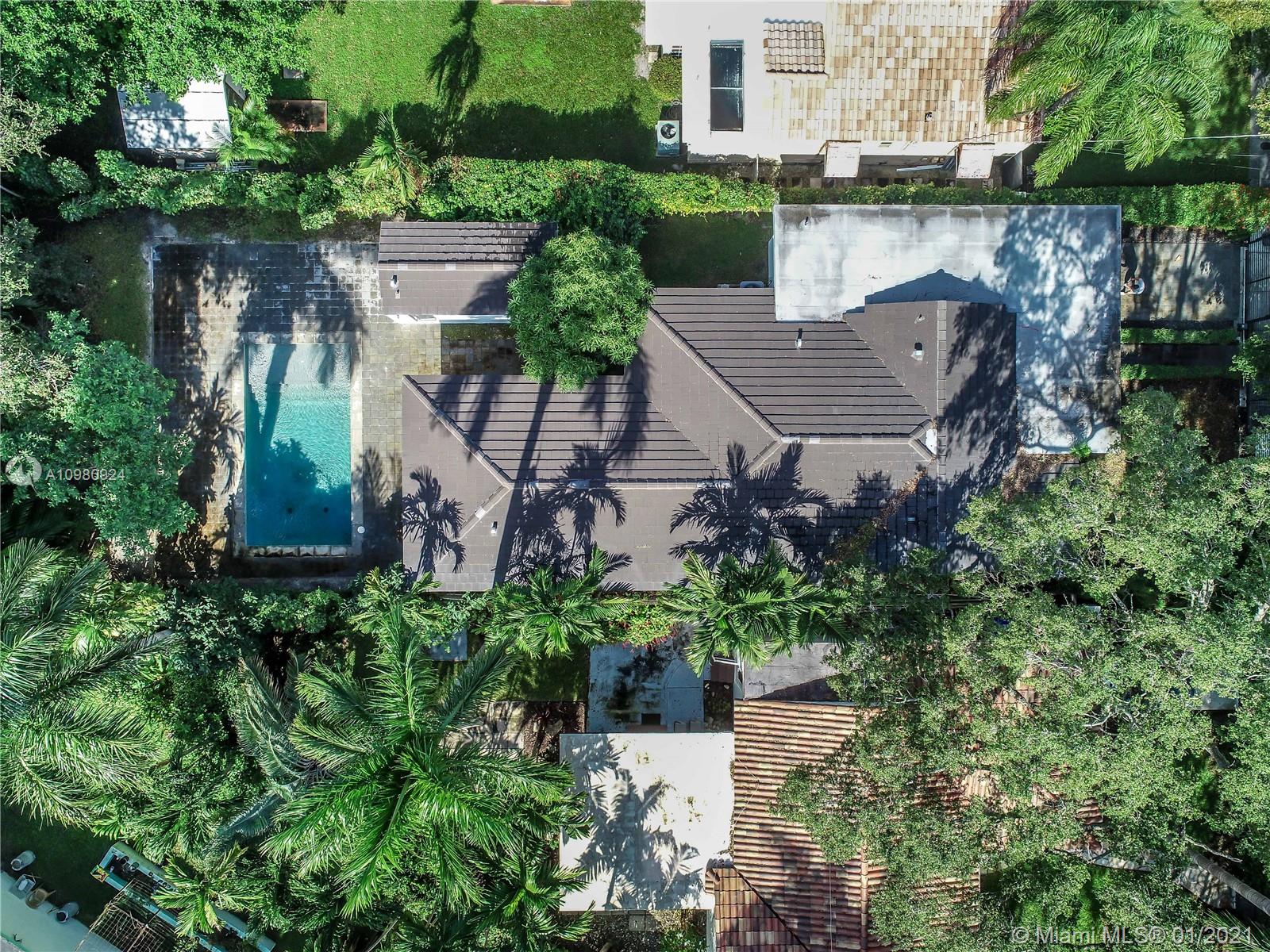 242 Southwest 31st Road Miami, FL 33129 - Photo 3 of 20