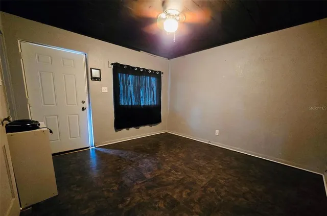 $1,150 | 8010 Southeast Us Highway, Unit 2A, Hawthorne, FL 32640