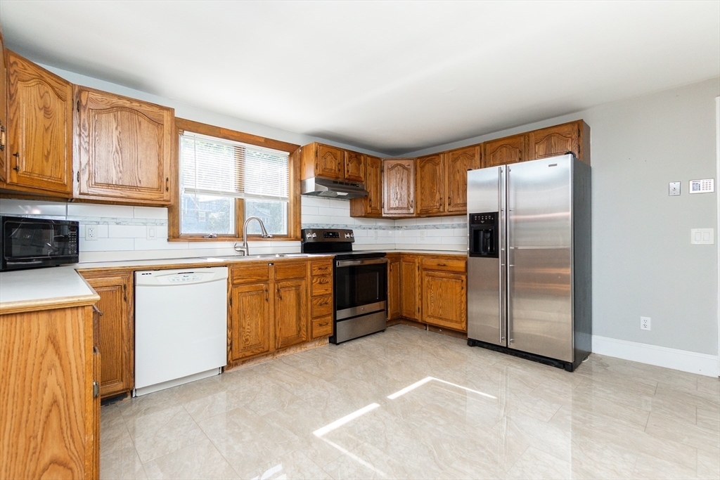 306 Paradise Road Swampscott, MA 01907 - Photo 11 of 40