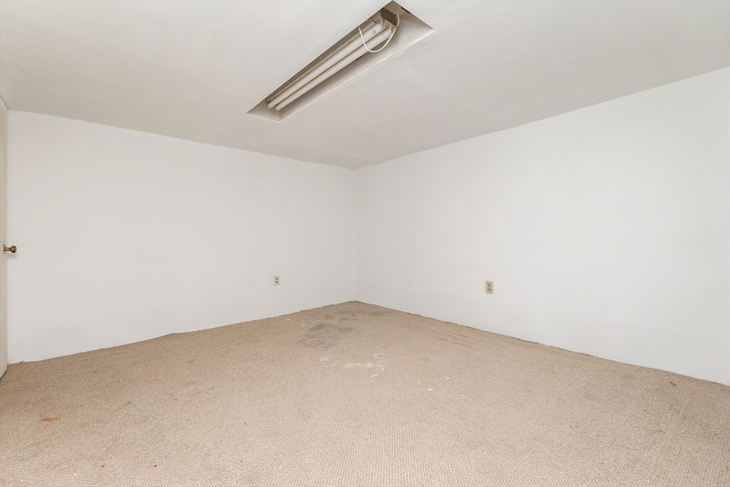 306 Paradise Road Swampscott, MA 01907 - Photo 25 of 40