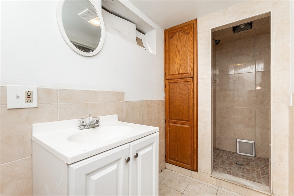 306 Paradise Road Swampscott, MA 01907 - Photo 27 of 40