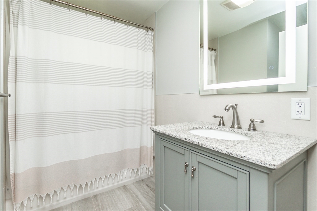 306 Paradise Road Swampscott, MA 01907 - Photo 5 of 40