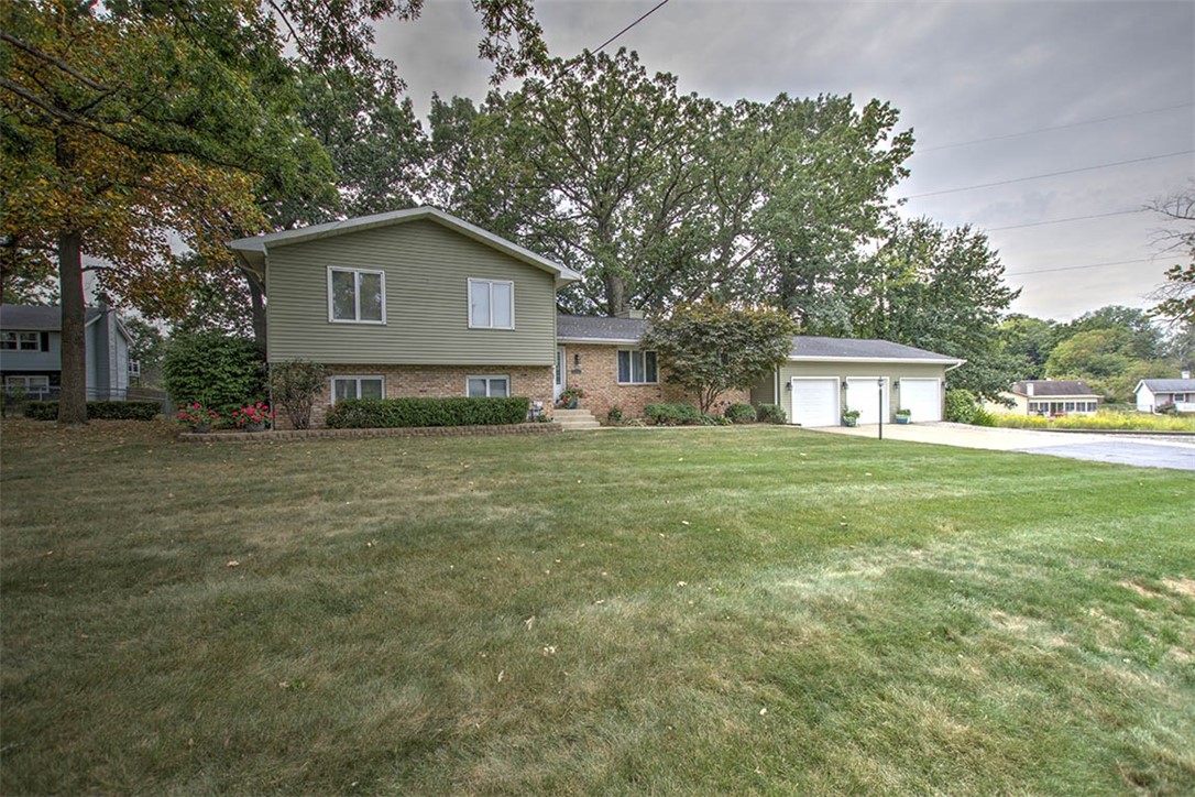 1465 West Pershing Road Decatur, IL 62526 - Photo 3 of 35
