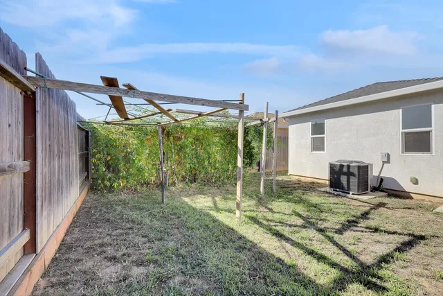 $379,000 | 2590 Jana Way, Marysville, CA 95901