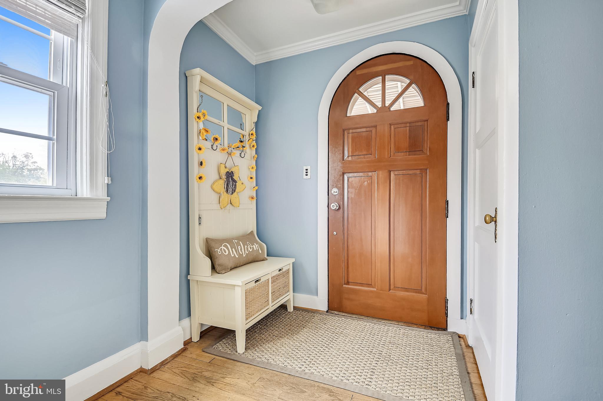 3300 Willoughby Road Baltimore, MD 21234 - Photo 3 of 36 CHARMING ENTRANCE W/CURVED ARCHITECTUAL FRT DOOR.
