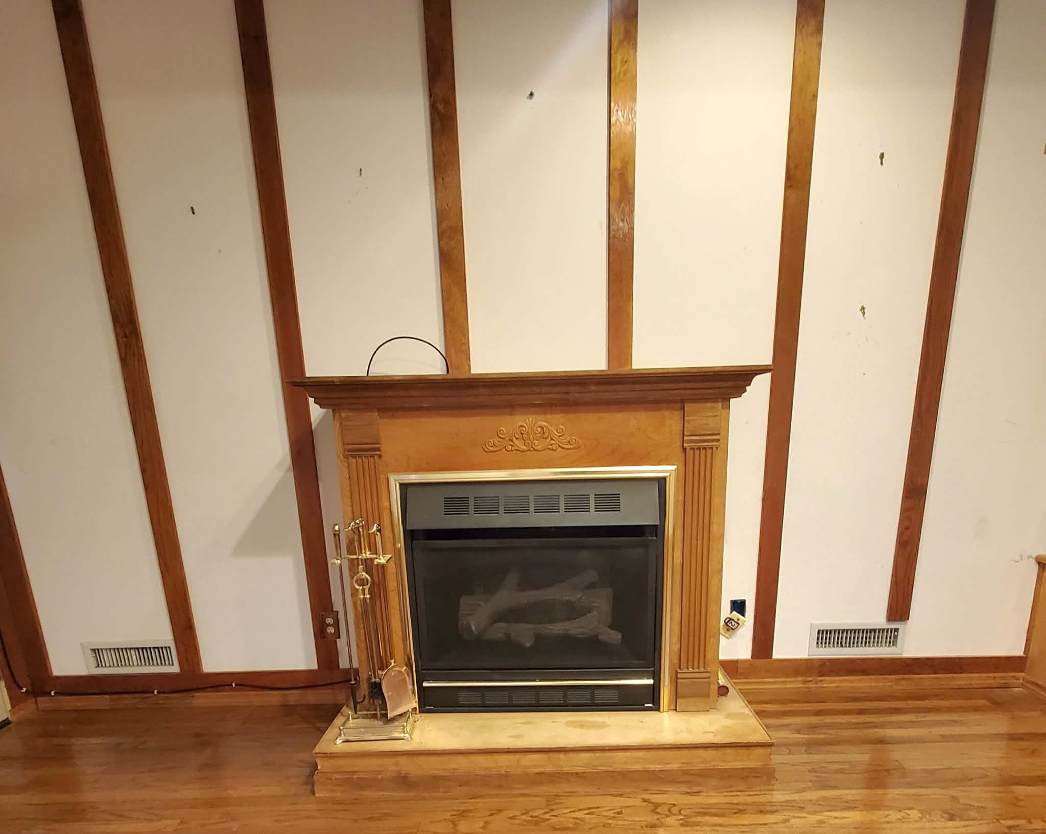 18 Roberts Lane Lebanon, TN 37087 - Photo 13 of 34 a view of an empty room with wooden floor and fireplace
