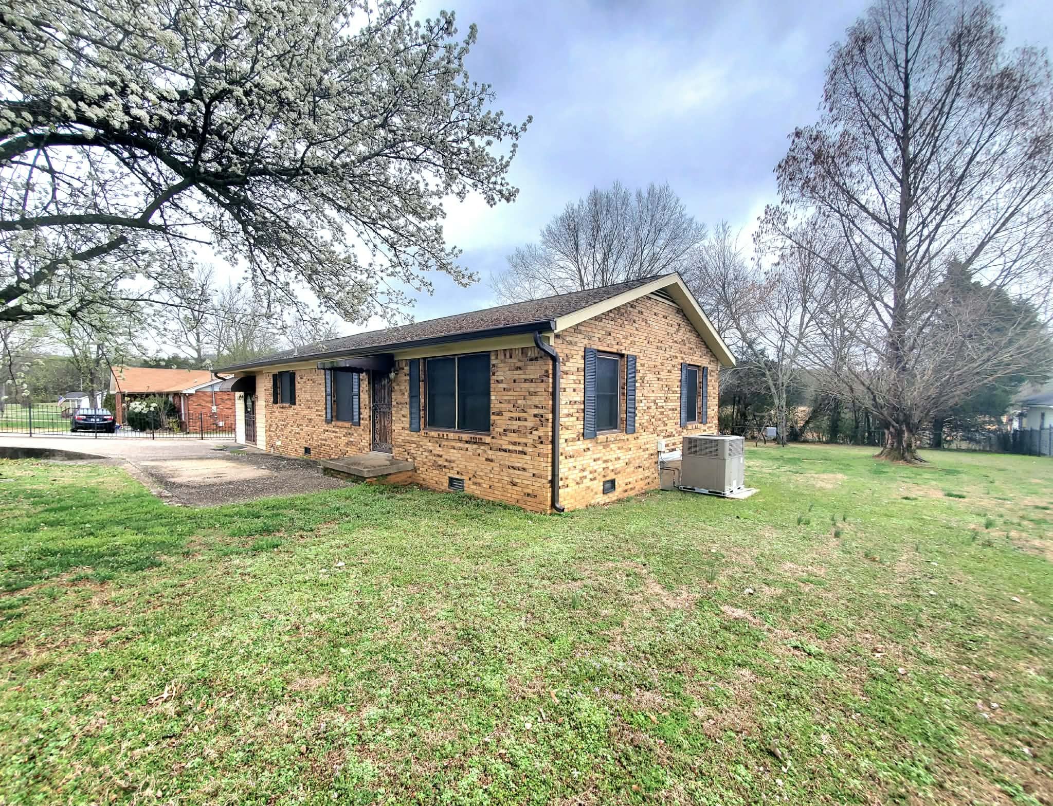 18 Roberts Lane Lebanon, TN 37087 - Photo 5 of 34 a view of a house with a backyard