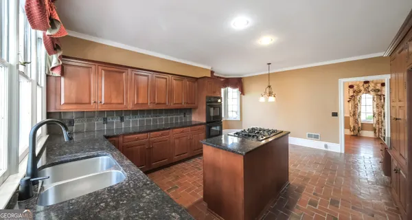 $749,900 | 98 Sweet Briar Lane, Carrollton, GA 30117