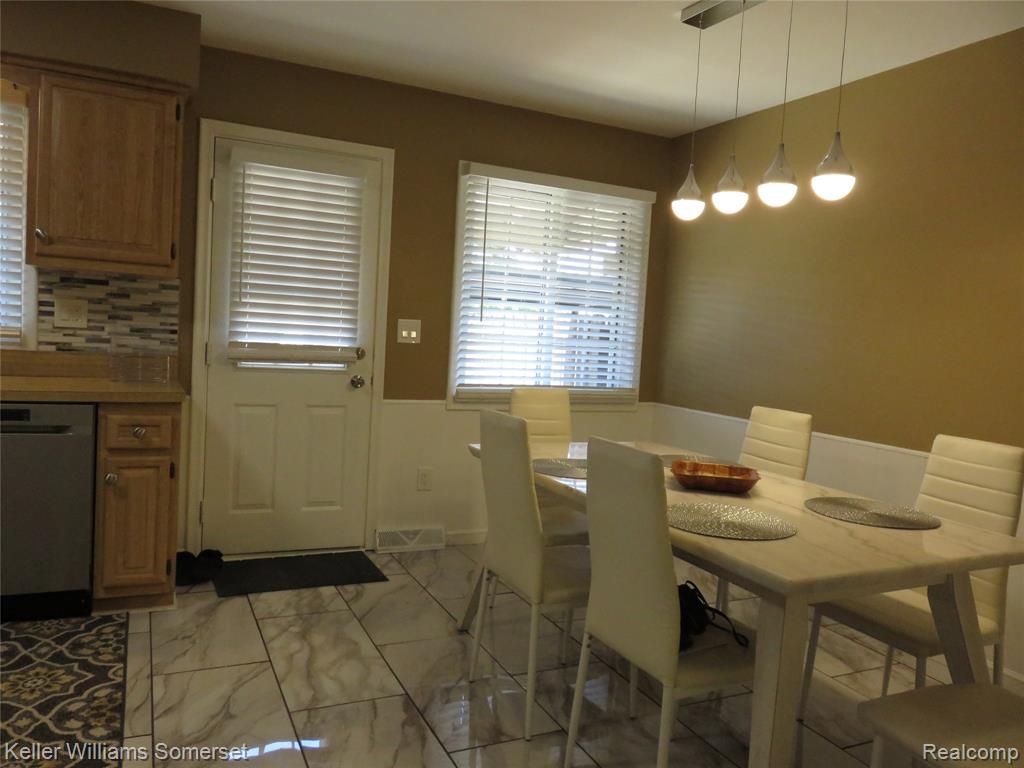 31189 Hoover Road, Unit 28 Warren, MI 48093 - Photo 3 of 26