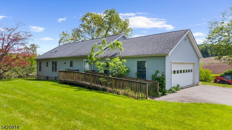 441 Pittstown Road Pittstown, NJ 08867 - Photo 3 of 48