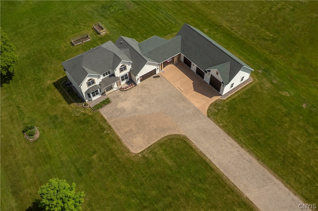8925 Tibbitts Road New Hartford, NY 13413 - Photo 3 of 49