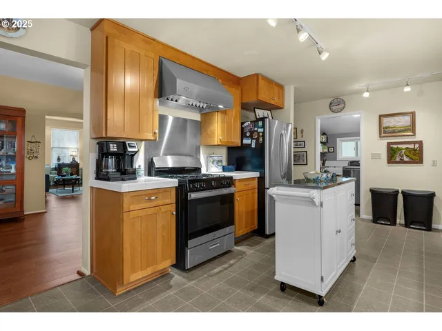 $599,000 | 911 1st Avenue, Seaside, OR 97138