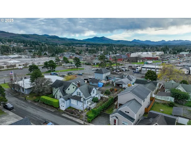 $599,000 | 911 1st Avenue, Seaside, OR 97138