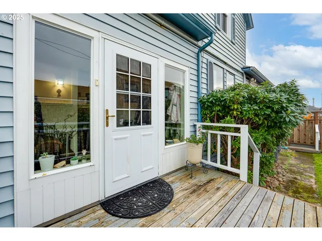 $599,000 | 911 1st Avenue, Seaside, OR 97138