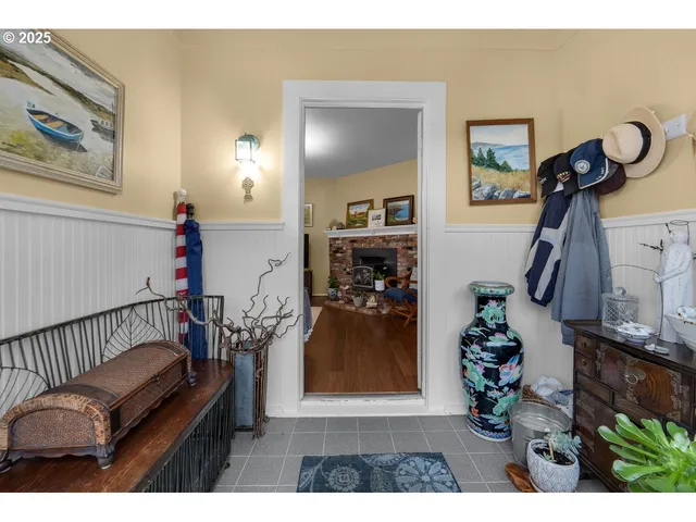 $599,000 | 911 1st Avenue, Seaside, OR 97138