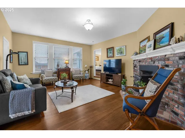 $599,000 | 911 1st Avenue, Seaside, OR 97138