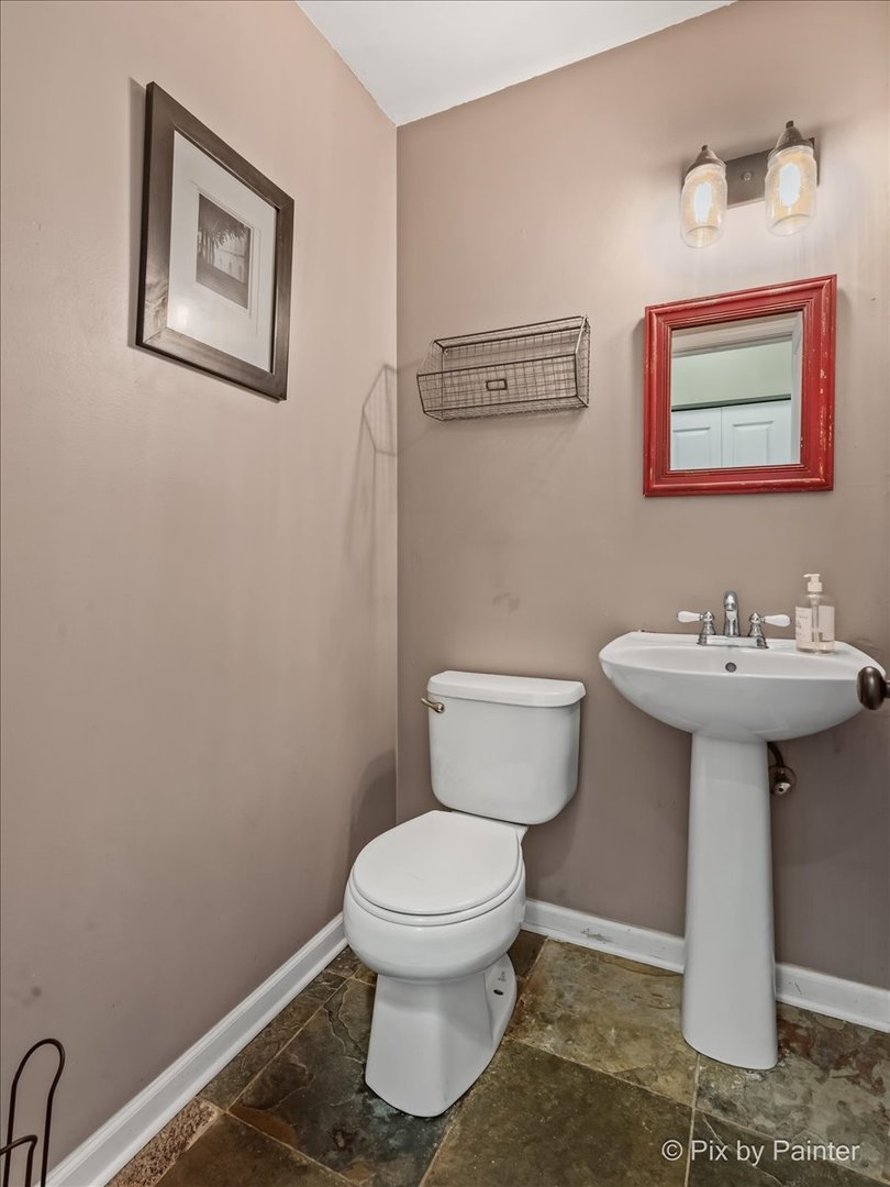 1661 Spaulding Road Bartlett, IL 60103 - Photo 11 of 37 Gallery Image 11
