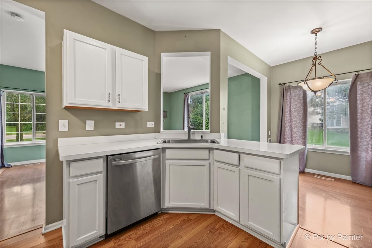 1661 Spaulding Road Bartlett, IL 60103 - Photo 9 of 37 Gallery Image 9