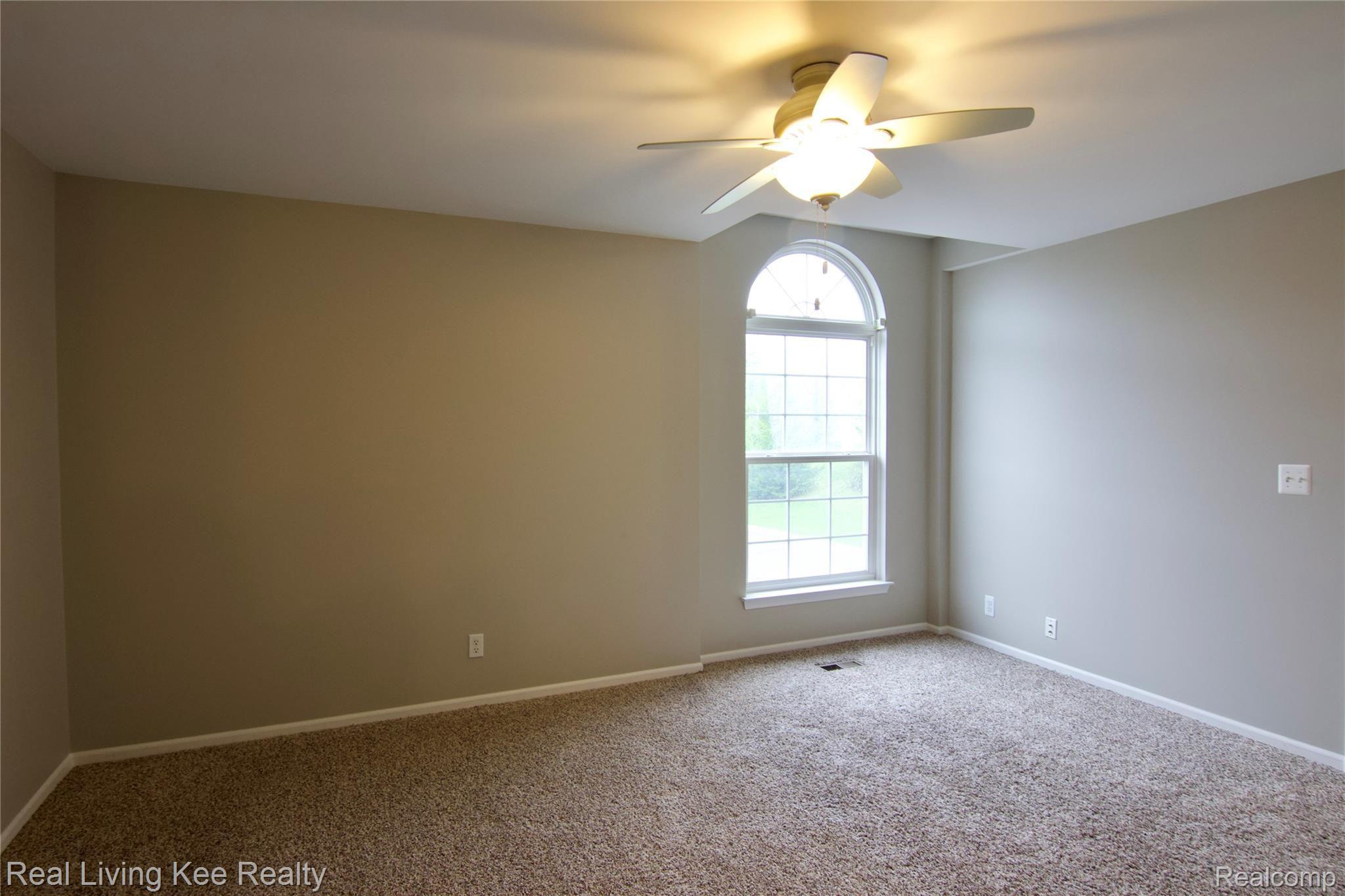 3402 Tremonte Circle, Unit 195 Rochester, MI 48306 - Photo 17 of 29 fullsizeoutput_ce1.jpeg