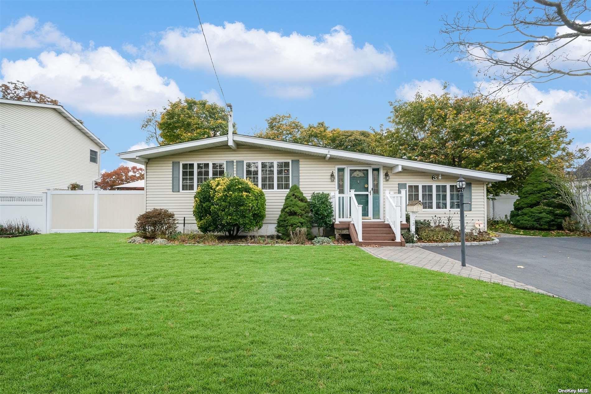 3 Peter Road Ronkonkoma, NY 11779 - Photo 1 of 1 Front of home