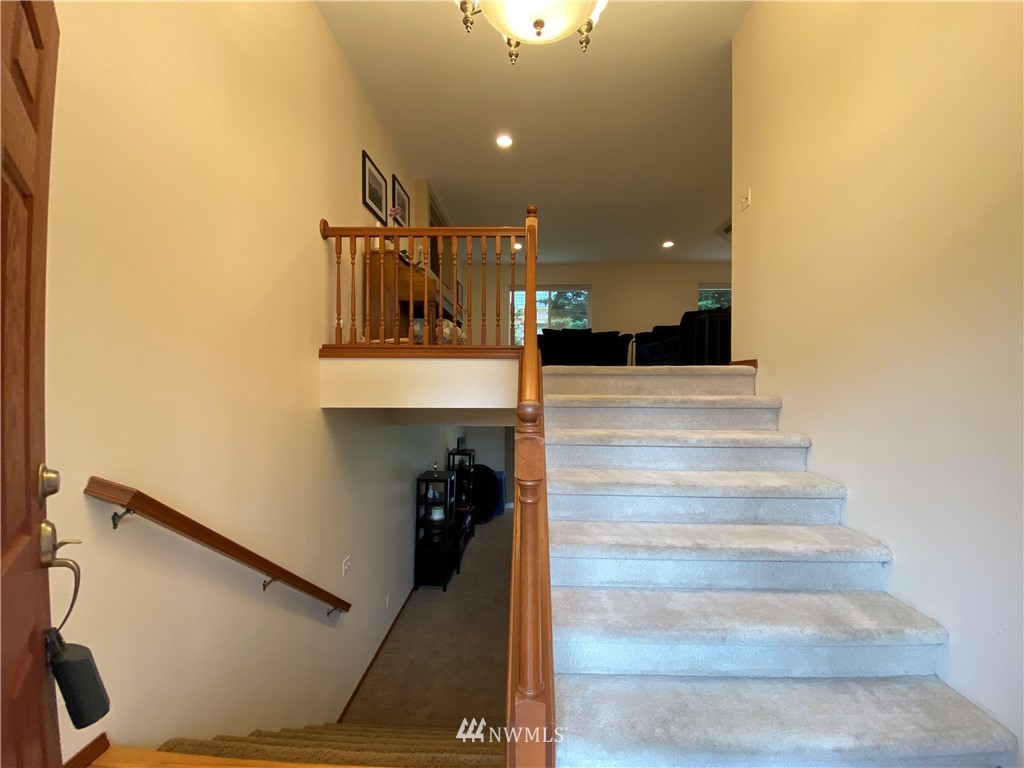 1815 Northeast 27th Court Renton, WA 98056 - Photo 4 of 31 a view of entryway and hall