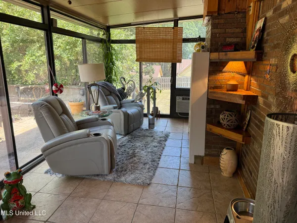 $530,000 | 8870 Collinswood Drive, Olive Branch, MS 38654