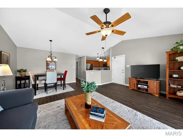 $169,900 | 1327 Holgate Drive, Unit C, Ballwin, MO 63021