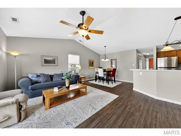 $169,900 | 1327 Holgate Drive, Unit C, Ballwin, MO 63021
