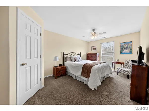 $169,900 | 1327 Holgate Drive, Unit C, Ballwin, MO 63021