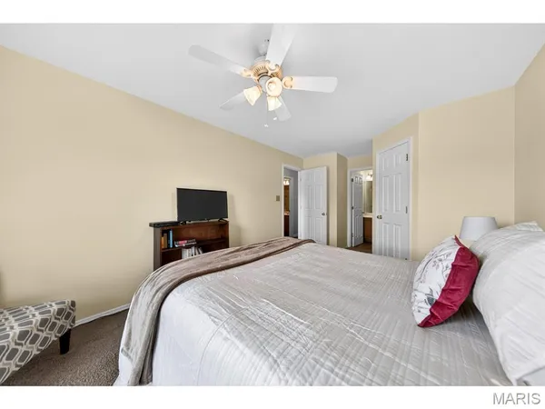 $169,900 | 1327 Holgate Drive, Unit C, Ballwin, MO 63021