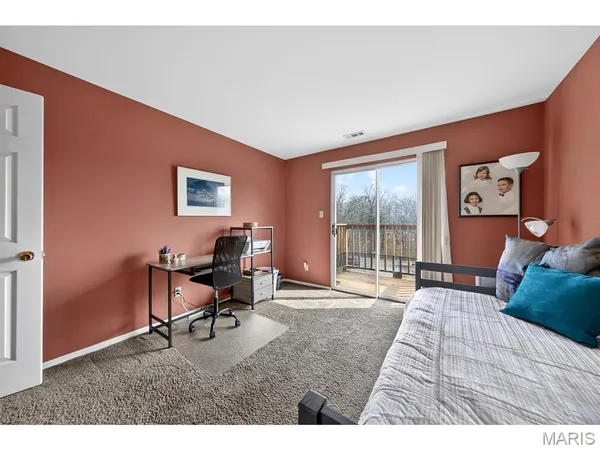 $169,900 | 1327 Holgate Drive, Unit C, Ballwin, MO 63021