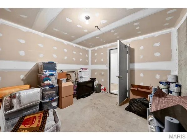 $169,900 | 1327 Holgate Drive, Unit C, Ballwin, MO 63021