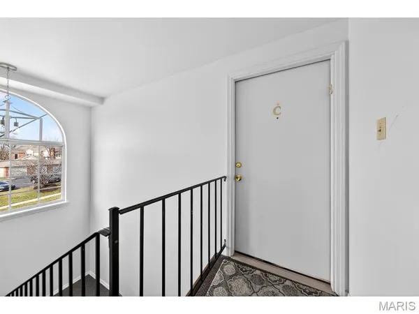 $169,900 | 1327 Holgate Drive, Unit C, Ballwin, MO 63021