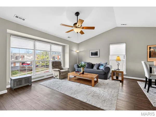 $169,900 | 1327 Holgate Drive, Unit C, Ballwin, MO 63021