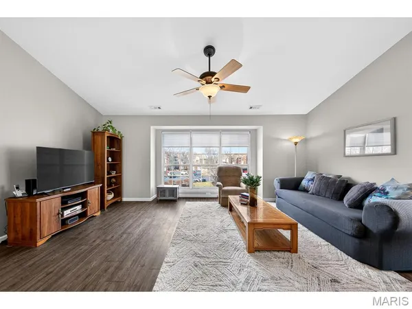 $169,900 | 1327 Holgate Drive, Unit C, Ballwin, MO 63021