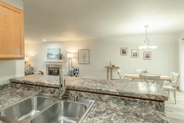 $425,000 | 406 Bay Hill Drive, Madison, WI 53717