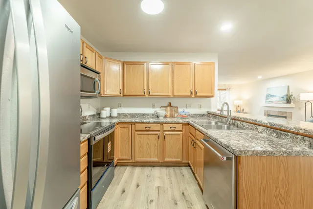 $425,000 | 406 Bay Hill Drive, Madison, WI 53717