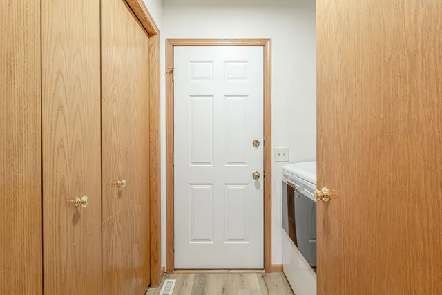 $425,000 | 406 Bay Hill Drive, Madison, WI 53717