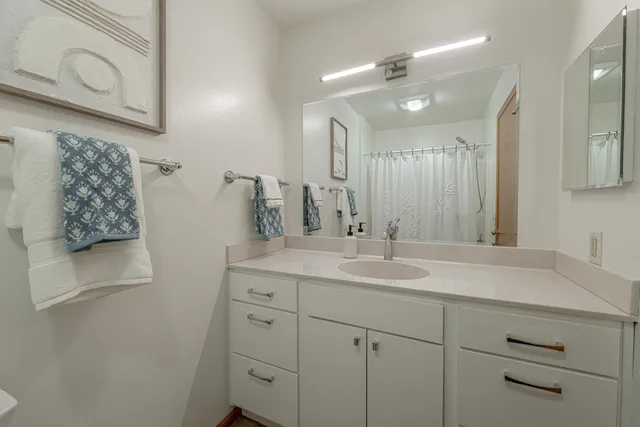 $425,000 | 406 Bay Hill Drive, Madison, WI 53717