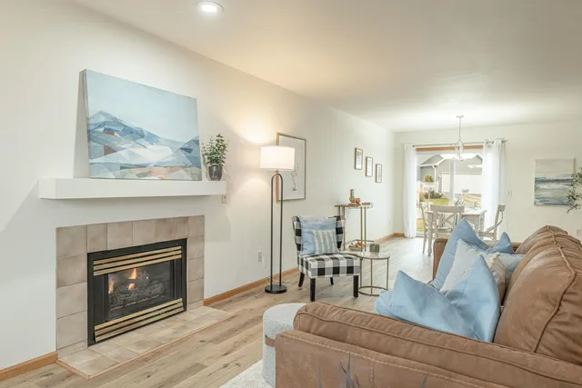 $425,000 | 406 Bay Hill Drive, Madison, WI 53717